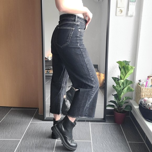 Zara Woman Premium Denim Collection Black Raw Hem Ankle Wide Leg Jeans US 4 - Picture 14 of 15